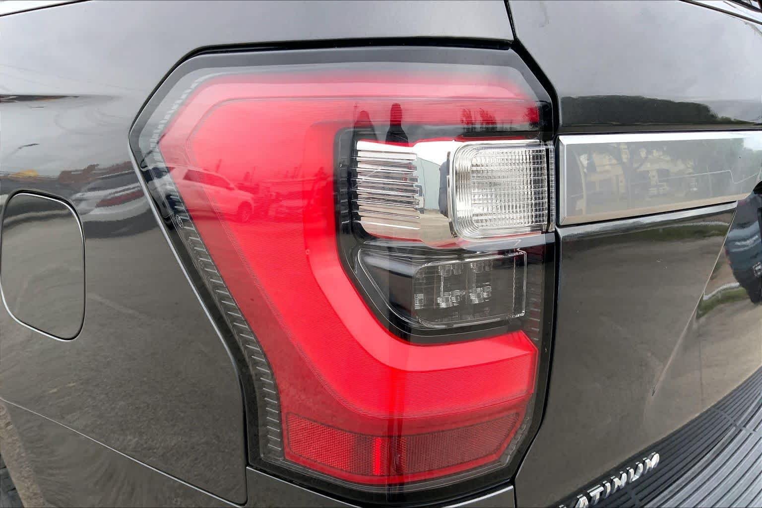 Used 2019 Magnetic Metallic Ford Platinum image 29