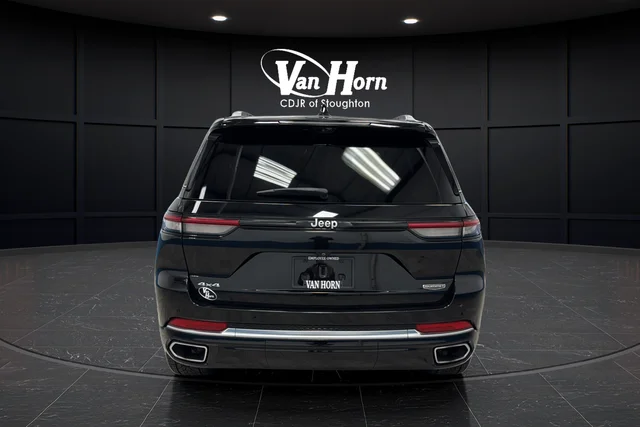 Used 2023 Diamond Black Crystal Pearlcoat Jeep Summit Reserve image 6