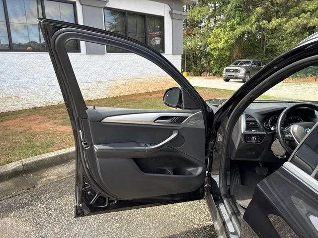 Used 2021 Black Sapphire Metallic BMW sDrive30i image 7