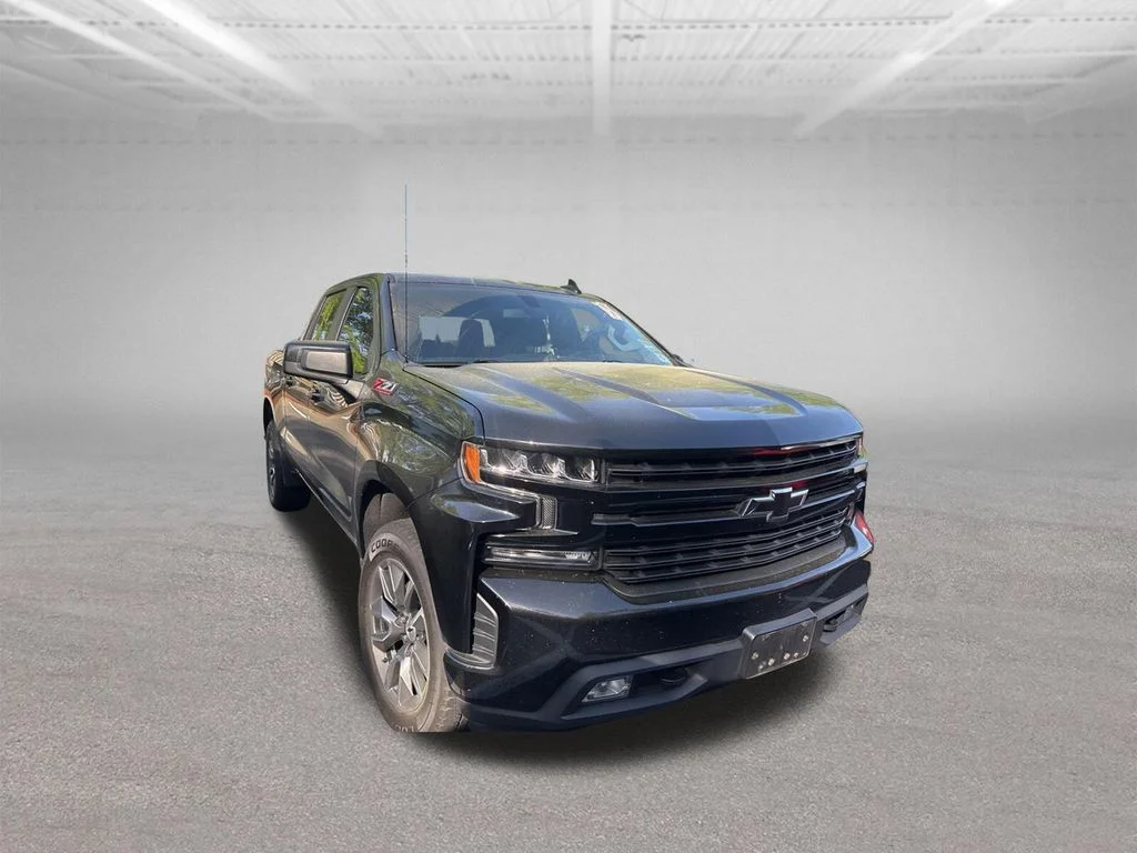 Used 2022 Black Chevrolet RST image 4