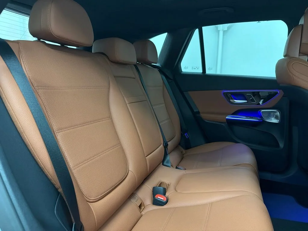 New 2027 White Mercedes-Benz GLC 300 image 30