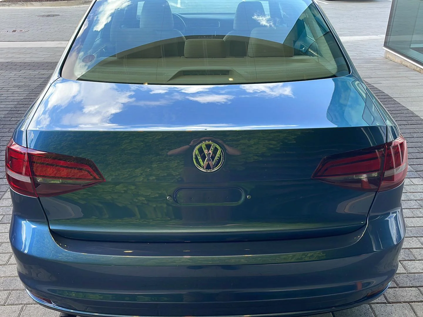 Used 2017 Silk Blue Metallic Volkswagen 1.4T SE image 14