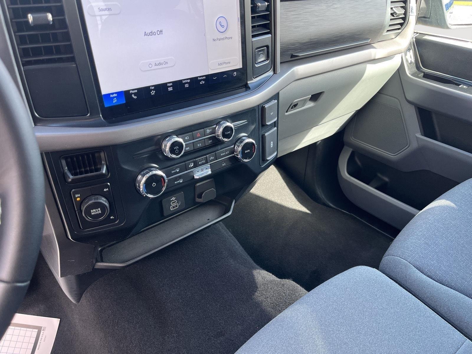 Used 2025 Atlas Blue Ford XLT image 28