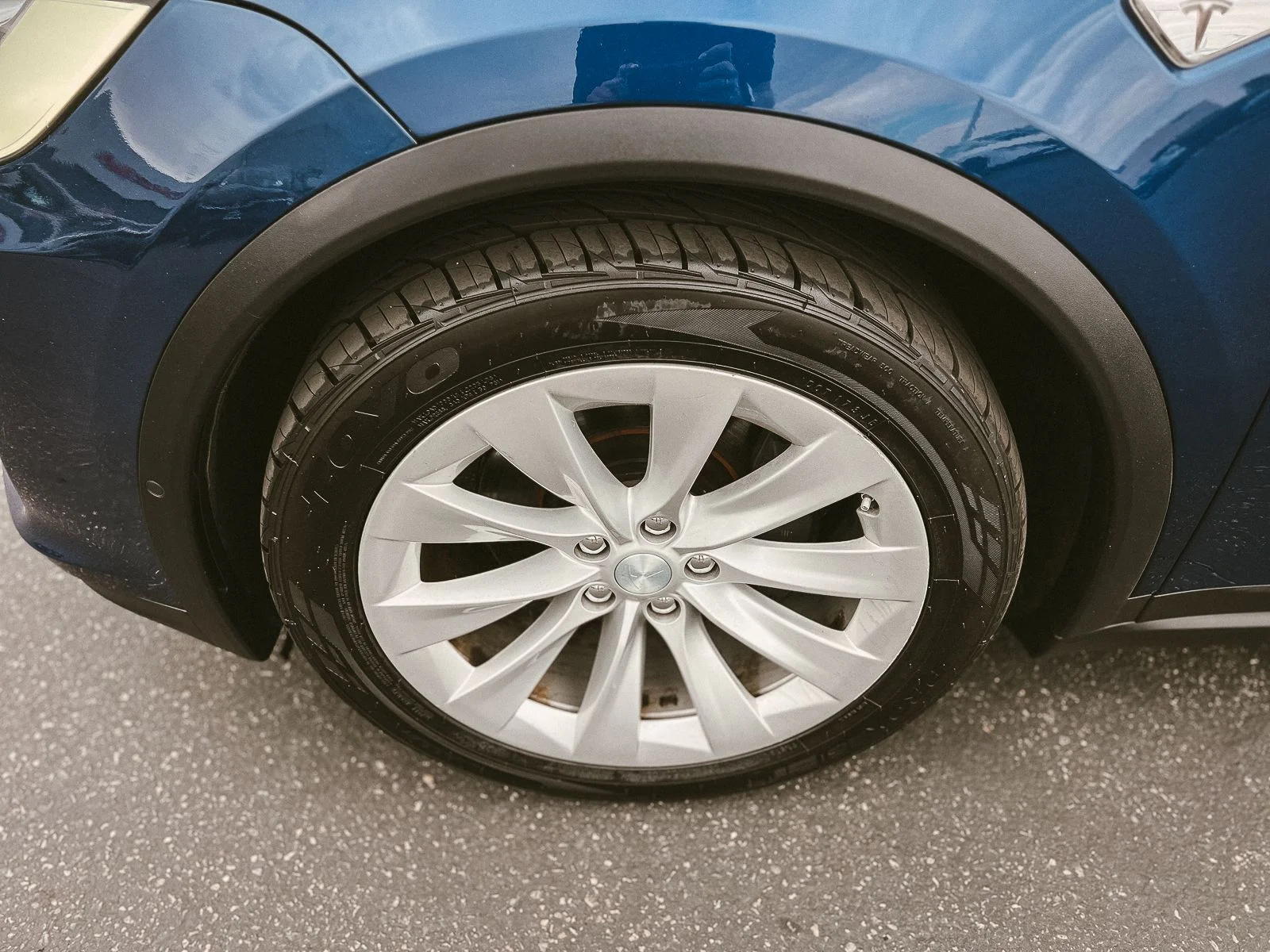 2016 Tesla Model X - Photo 12