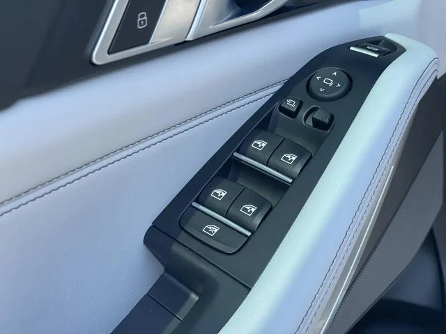 Used 2025 Blue BMW sDrive40i image 17