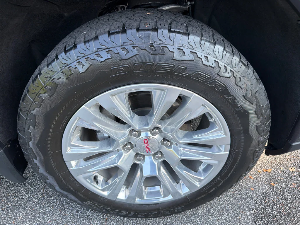 Used 2023 Silver GMC Denali image 12