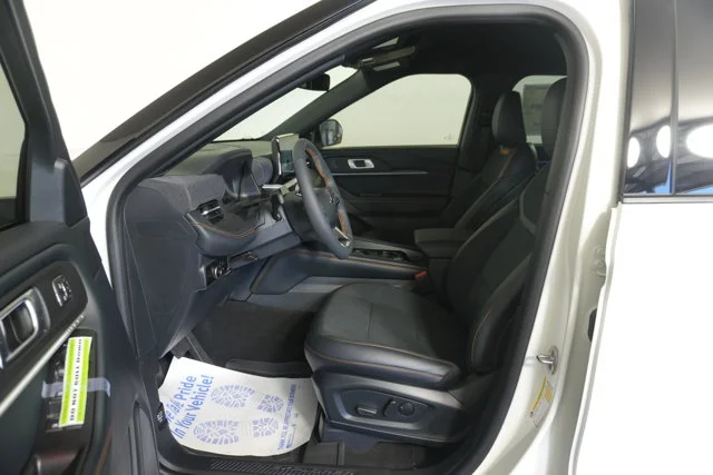New 2027 Star White Metallic Tri-Coat Ford Tremor® image 25