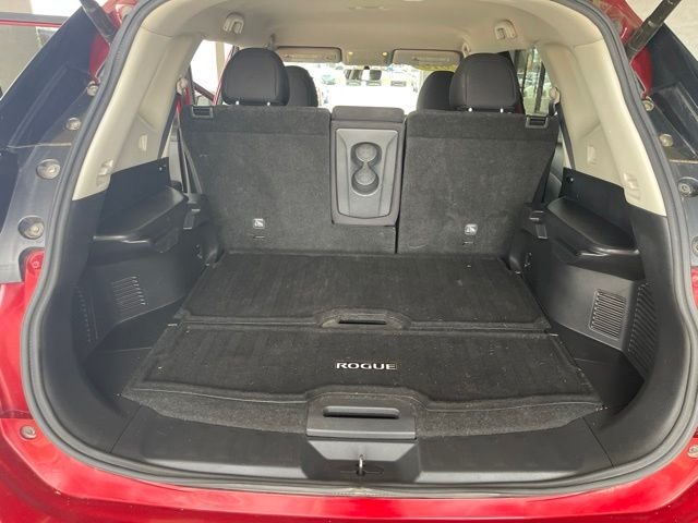 Used 2018 Red Nissan SV image 18