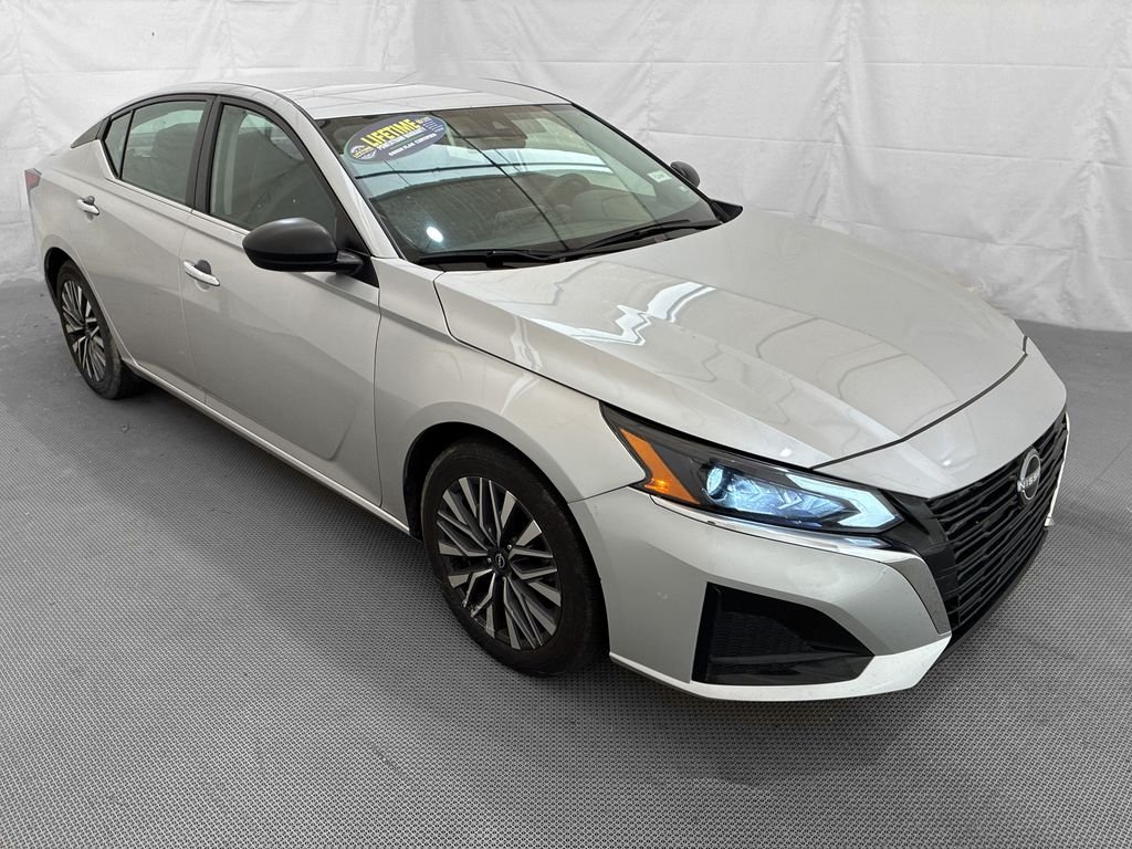Used 2024 Silver Nissan 2.5 SV image 10