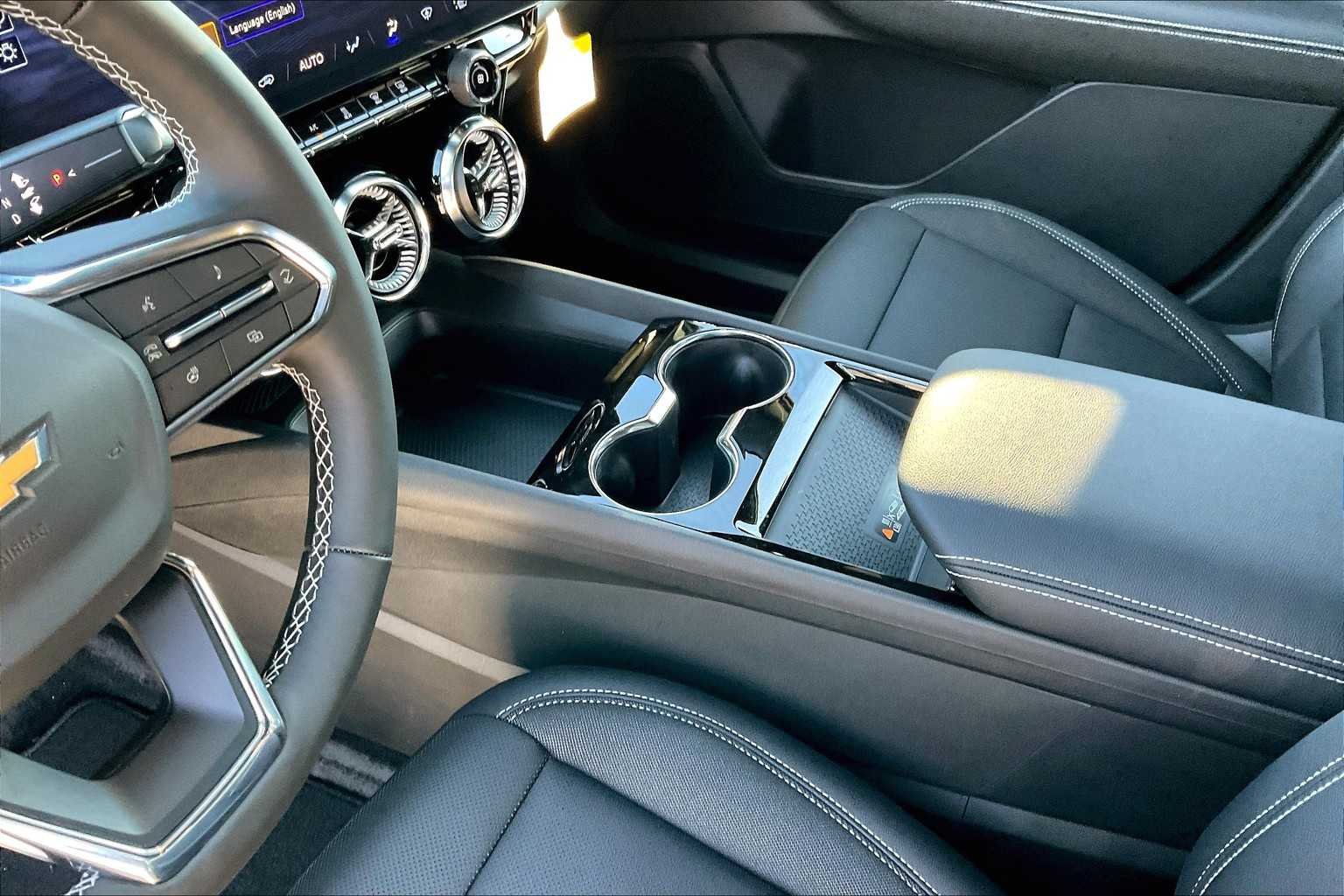 2025 Chevrolet Blazer EV LT - Photo 8
