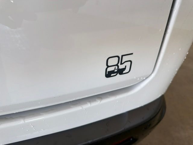 New 2026 Bright White Clear-Coat Exterior Paint Jeep 85th Anniversary Edition image 4