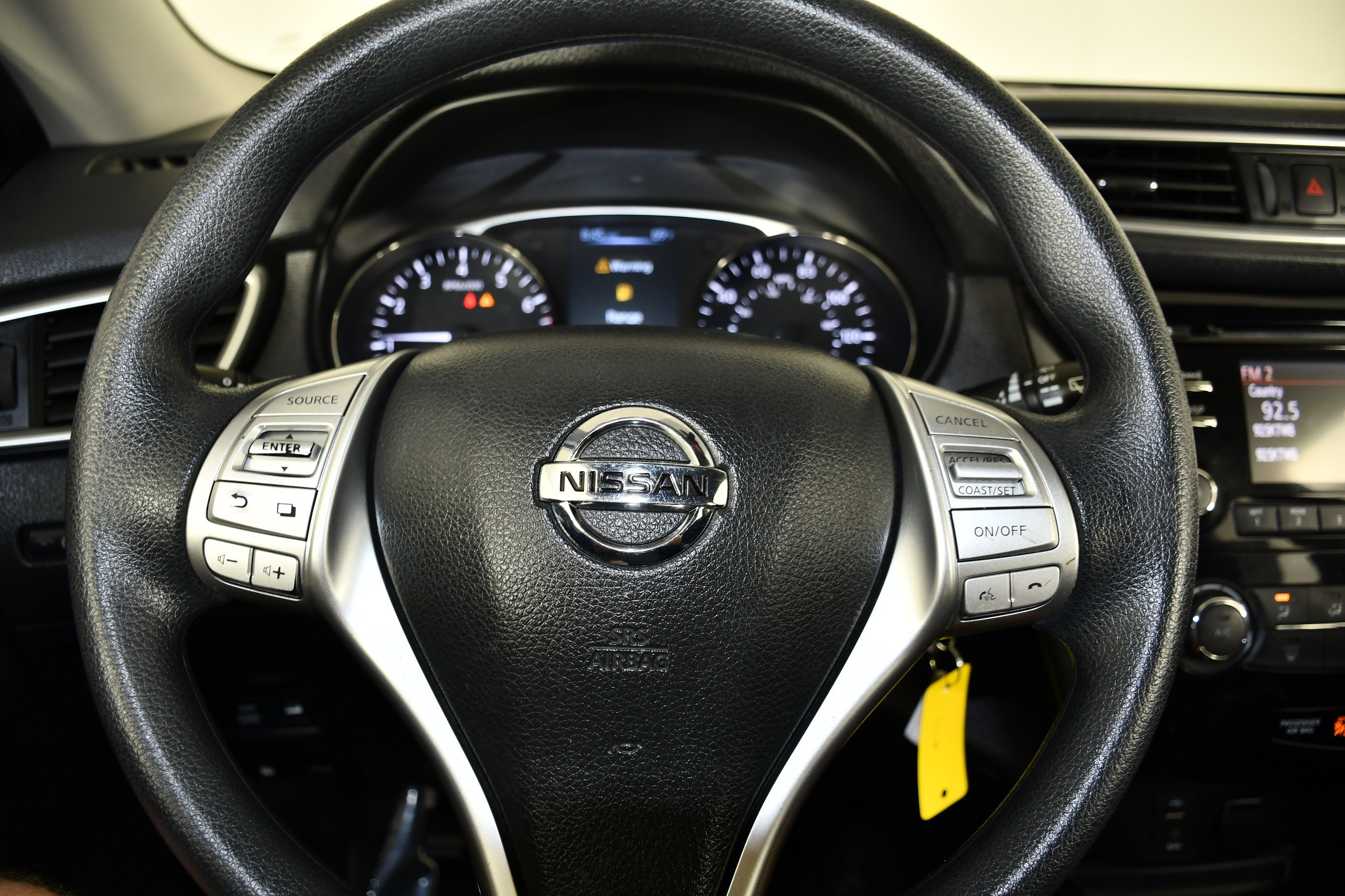 Used 2015 Glacier White Nissan S image 19