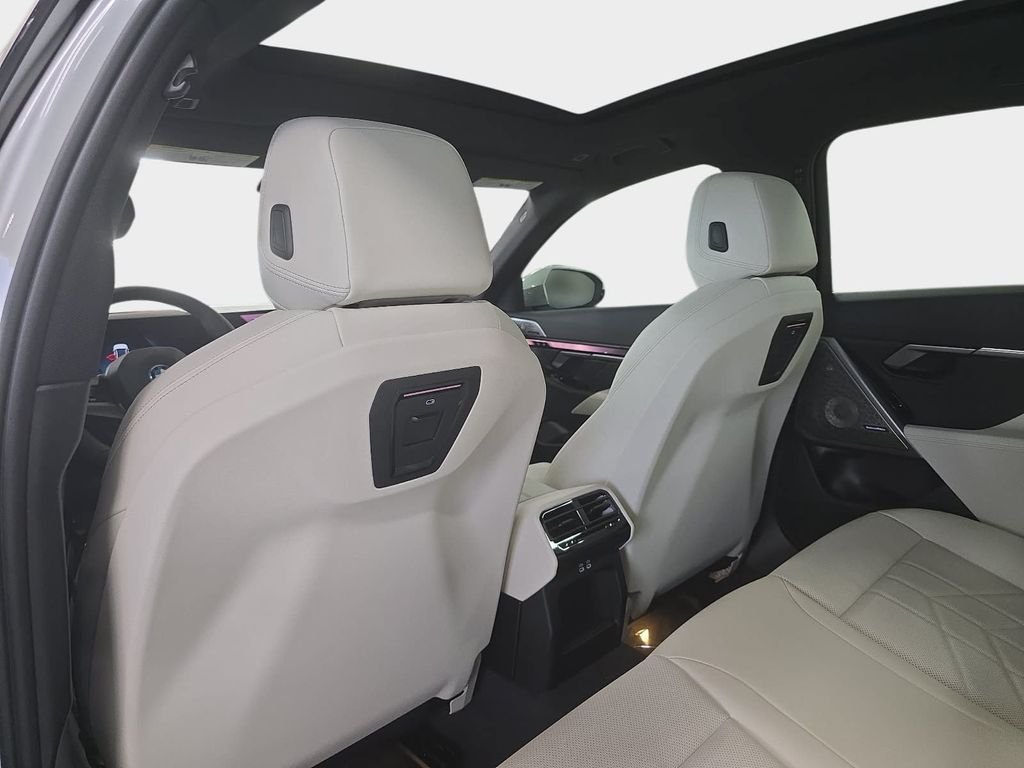 New 2027 Mineral White Metallic BMW 550e xDrive image 6