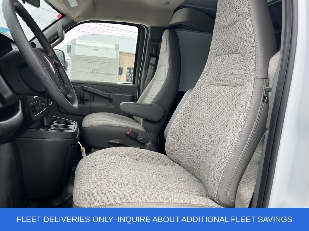 2025 Chevrolet Express Cargo Work Van - Photo 6