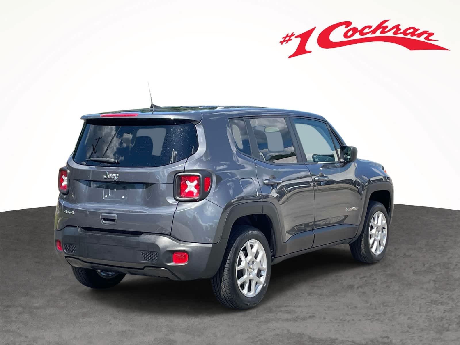 Used 2023 Gry/grey Jeep Latitude image 14