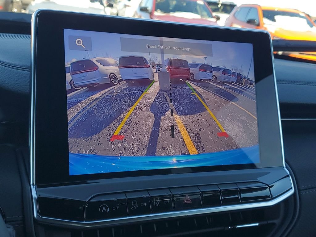 New 2026 Hydro Blue Pearlcoat Jeep Latitude image 28