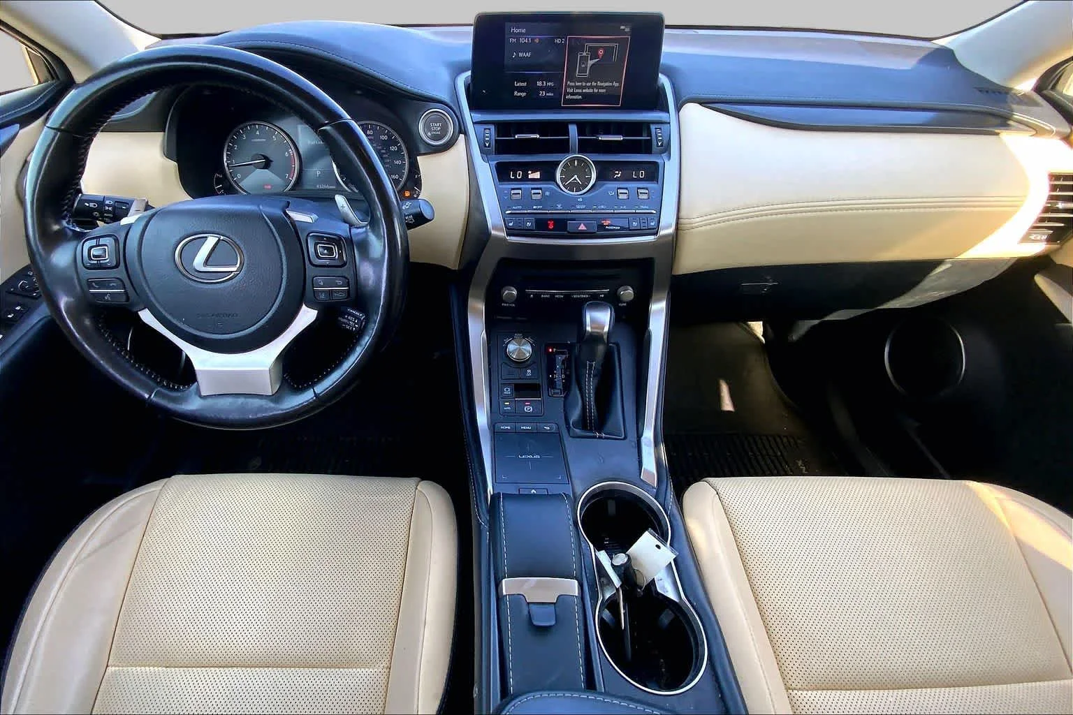 Used 2021 Eminent White Pearl Lexus  image 16