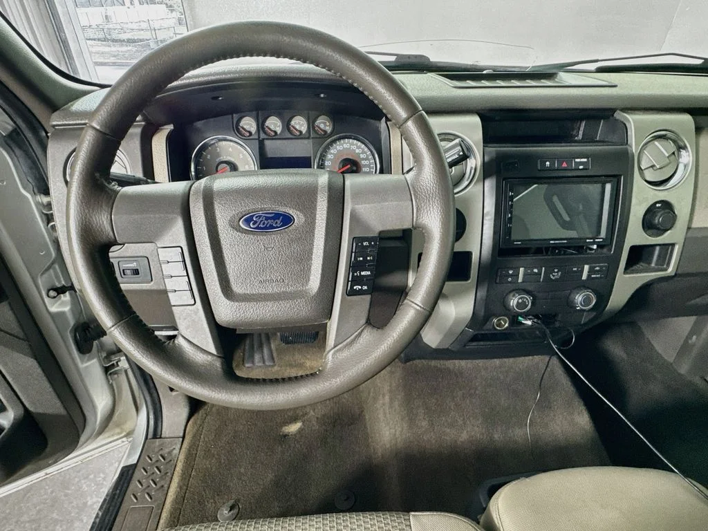 Used 2010 Gray Ford  image 11