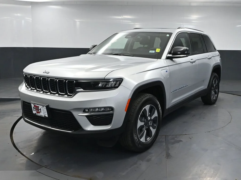 Certified Used 2022 Silver Jeep 4xe image 11