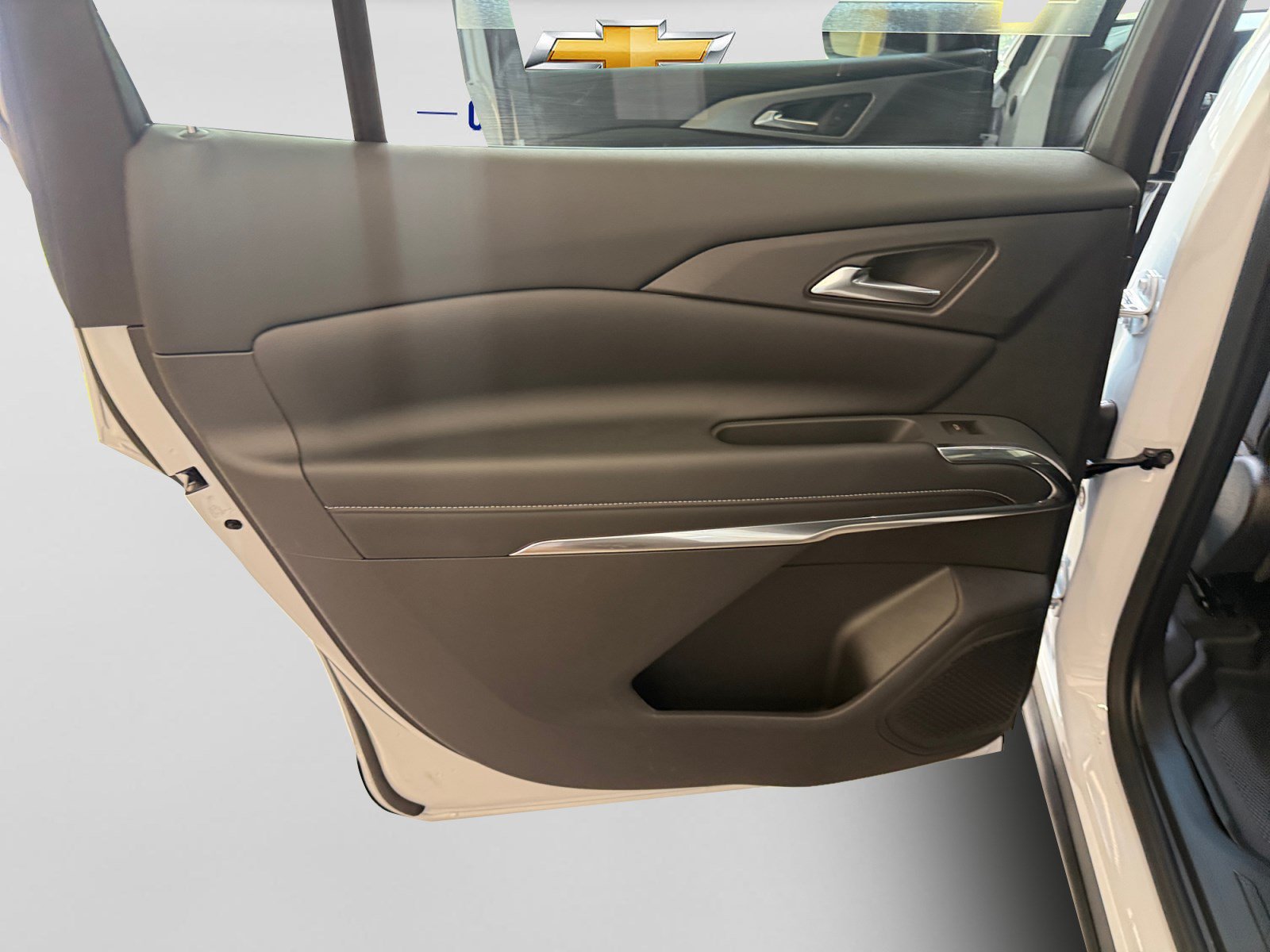 2027 Chevrolet Traverse LT - Photo 20