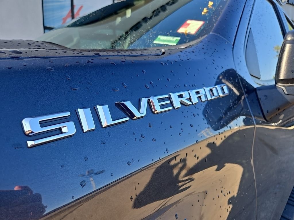 Used 2021 Gray Chevrolet Custom image 15