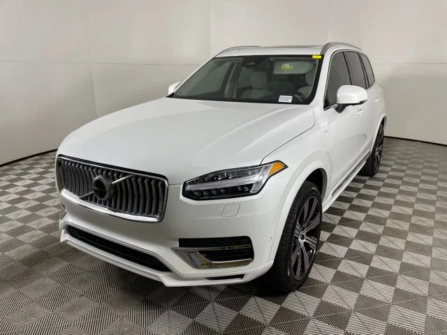Certified Used 2025 White Volvo T8 AWD PLUS MANAGER SPECIAL image 5