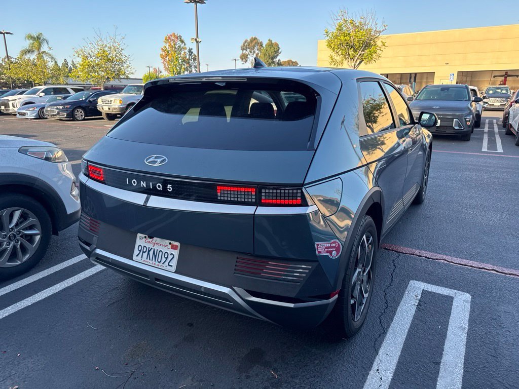 Certified Used 2024 Green Hyundai SEL image 3