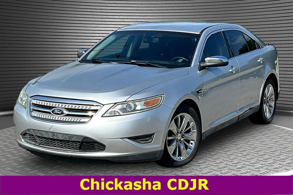 2010 Ford Taurus Limited FWD's photo