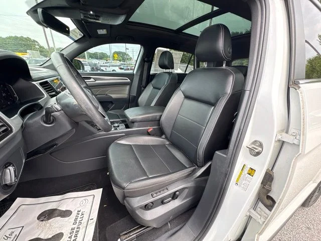 Used 2022 White Volkswagen 2.0T SEL image 12