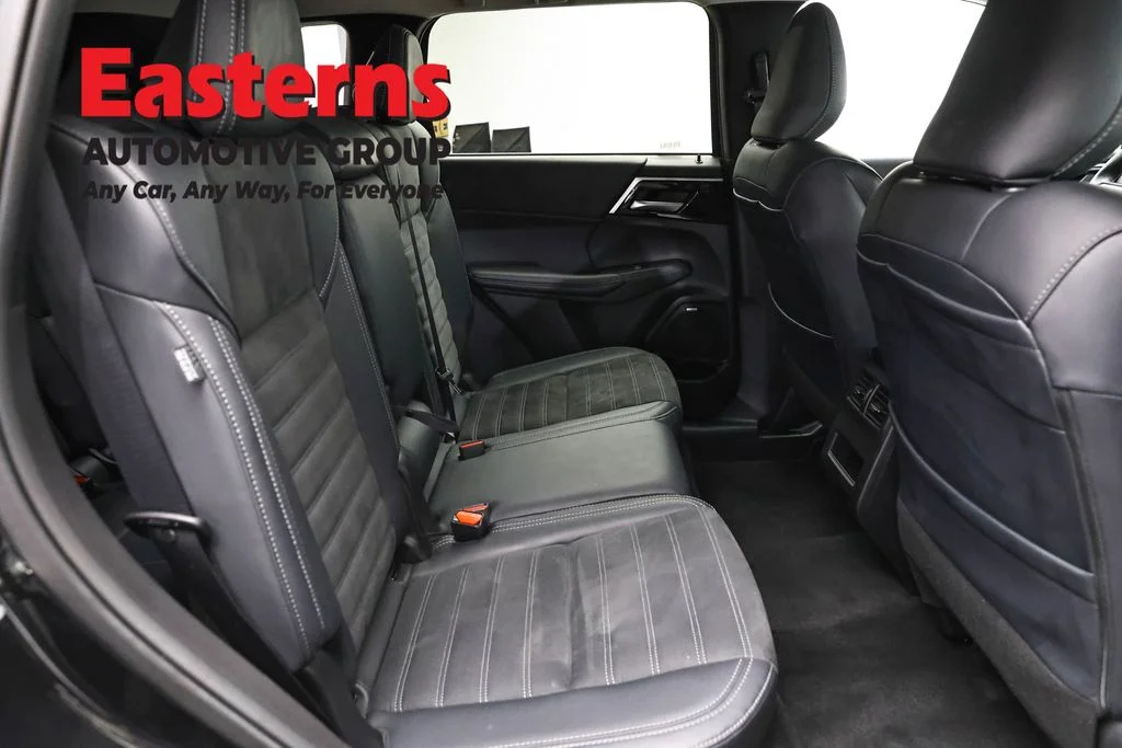 Used 2025 Black Mitsubishi SE image 23