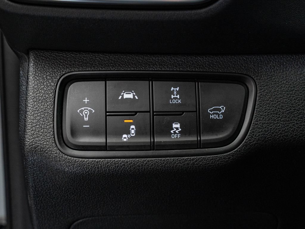 Used 2020 Shimmering Silver Pearl Hyundai SEL image 44