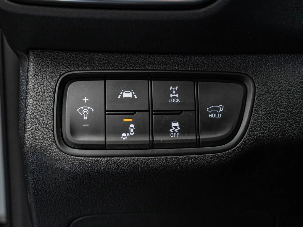 Used 2020 Shimmering Silver Pearl Hyundai SEL image 44