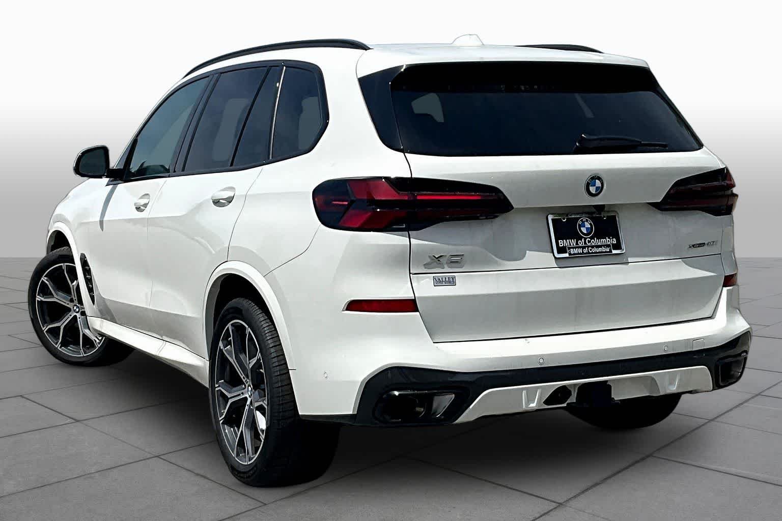Used 2026 Alpine White BMW xDrive40i image 12