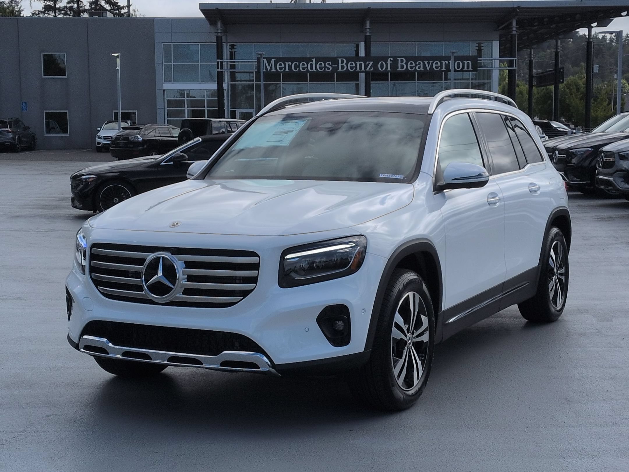 New 2026 Polar White Mercedes-Benz GLB 250 image 39