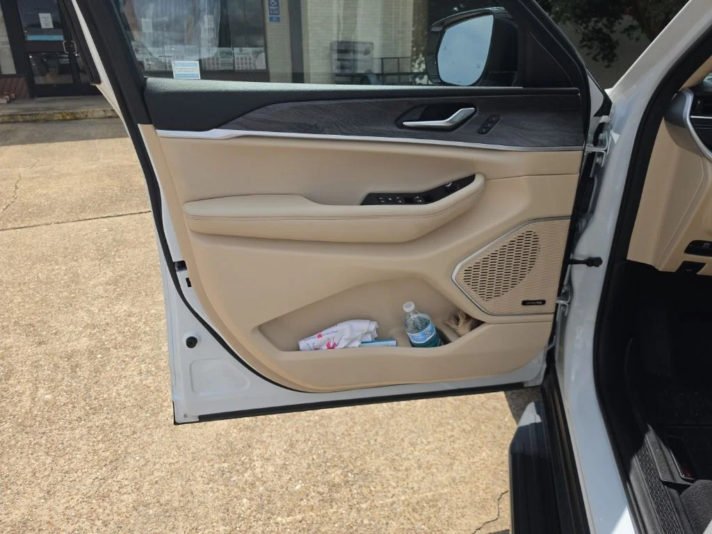Used 2021 White Jeep Limited image 20