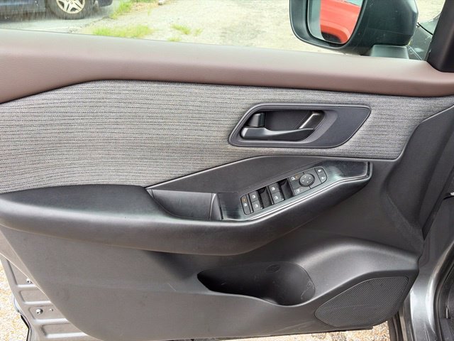 Used 2023 Gray Nissan S image 30