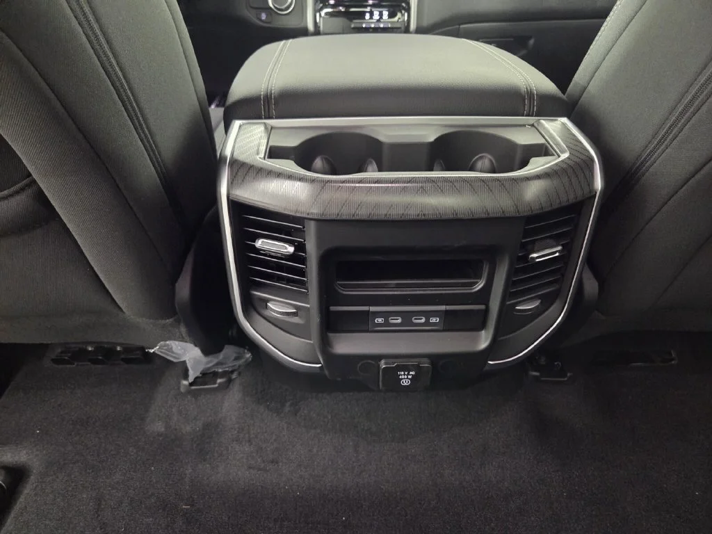 New 2026 Diamond Black Crystal Pearl-Coat Exterior Paint RAM Big Horn image 18