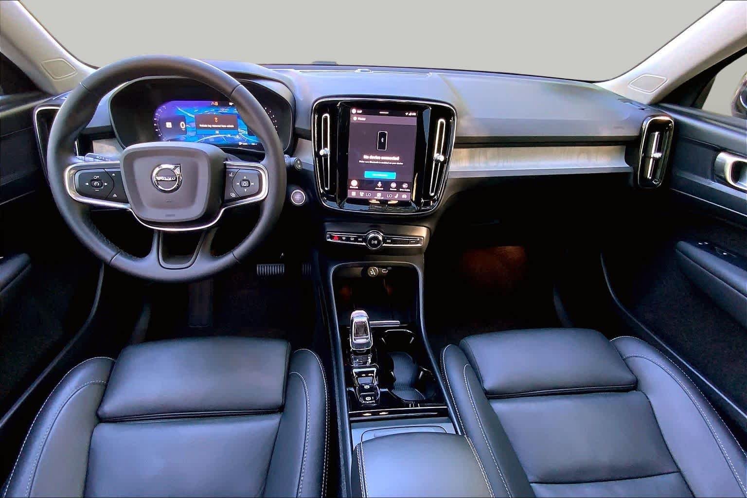 Used 2024 Onyx Black Metallic Volvo Plus Bright Theme image 15