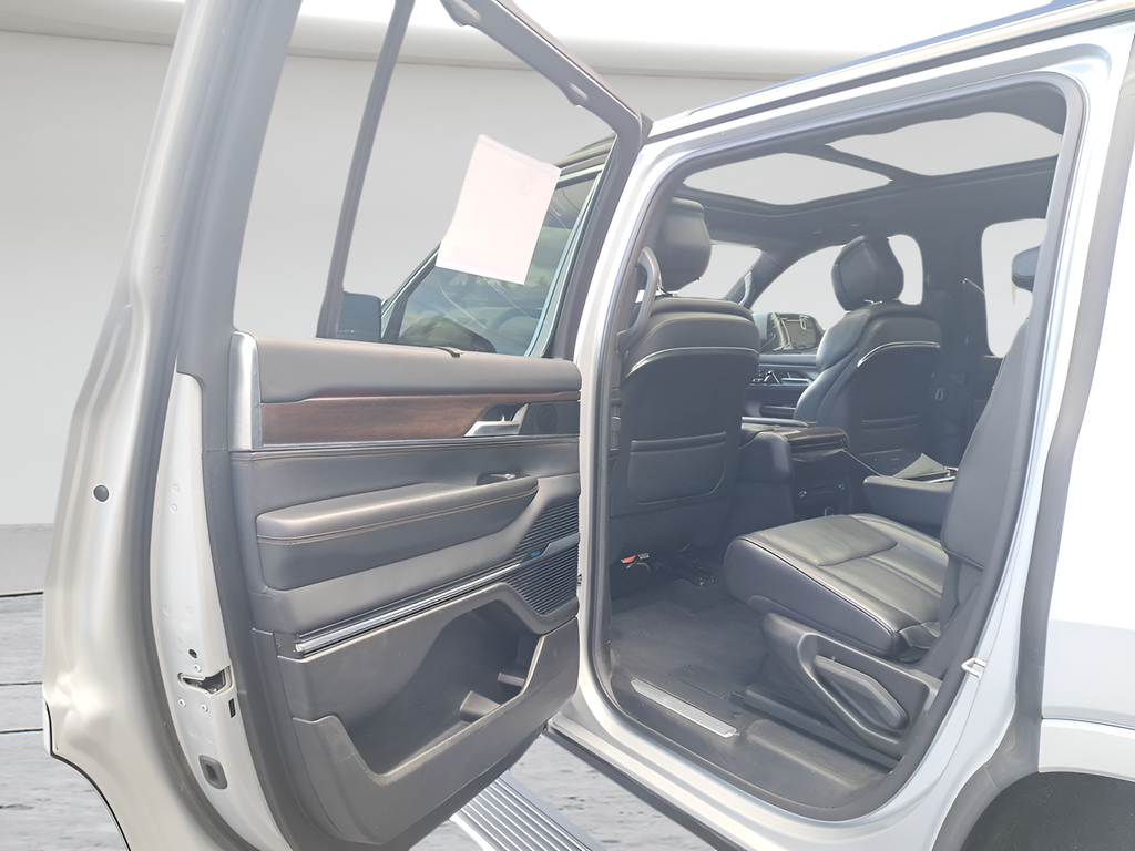 Used 2022 Silver Jeep Series I image 23