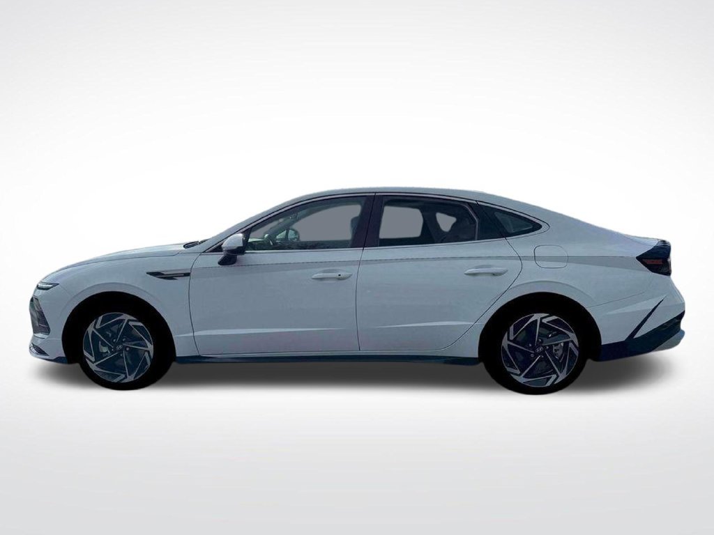New 2026 White Hyundai SEL Sport image 22