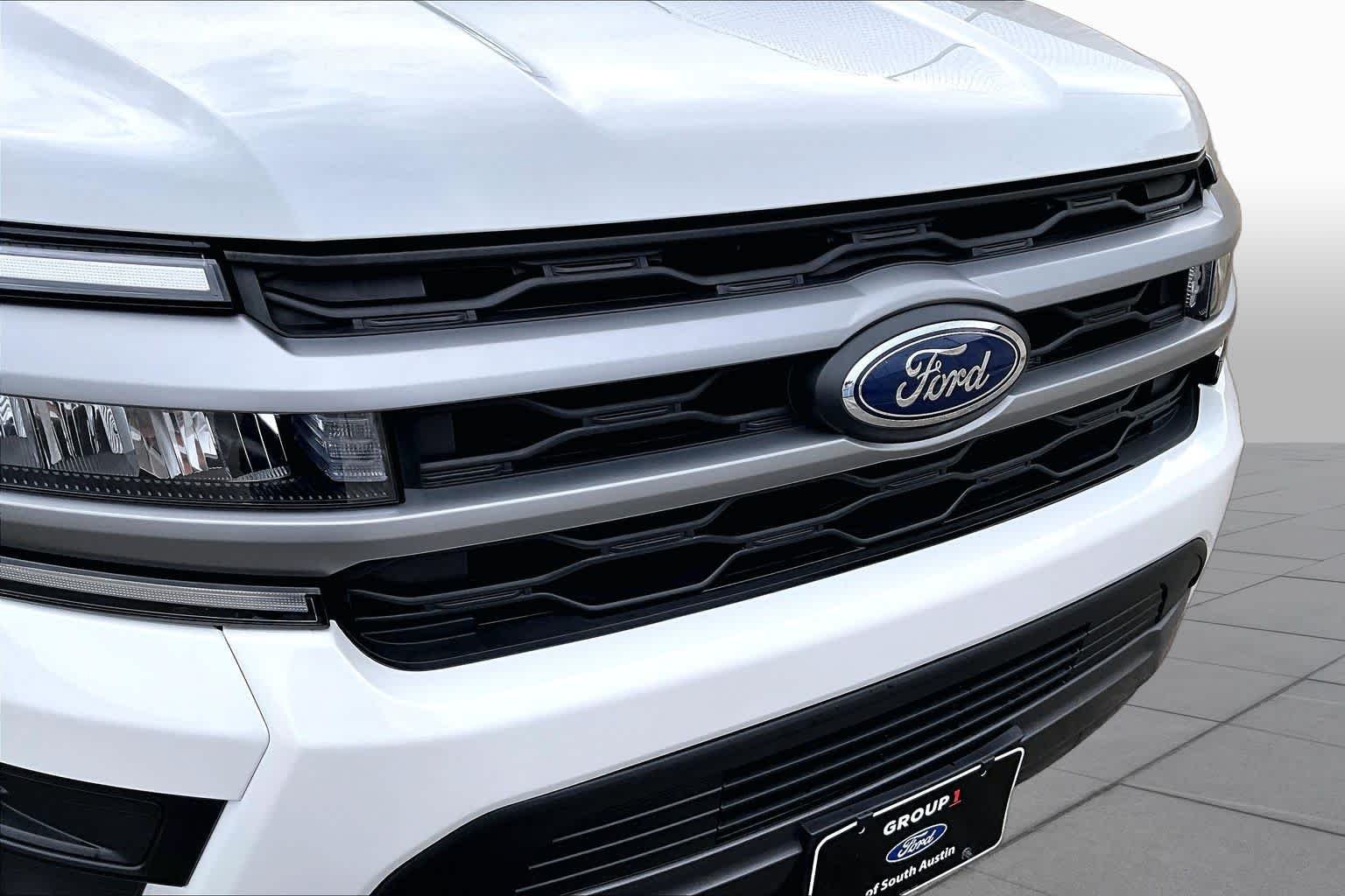 Used 2024 Star White Metallic Tri-Coat Ford XLT image 30