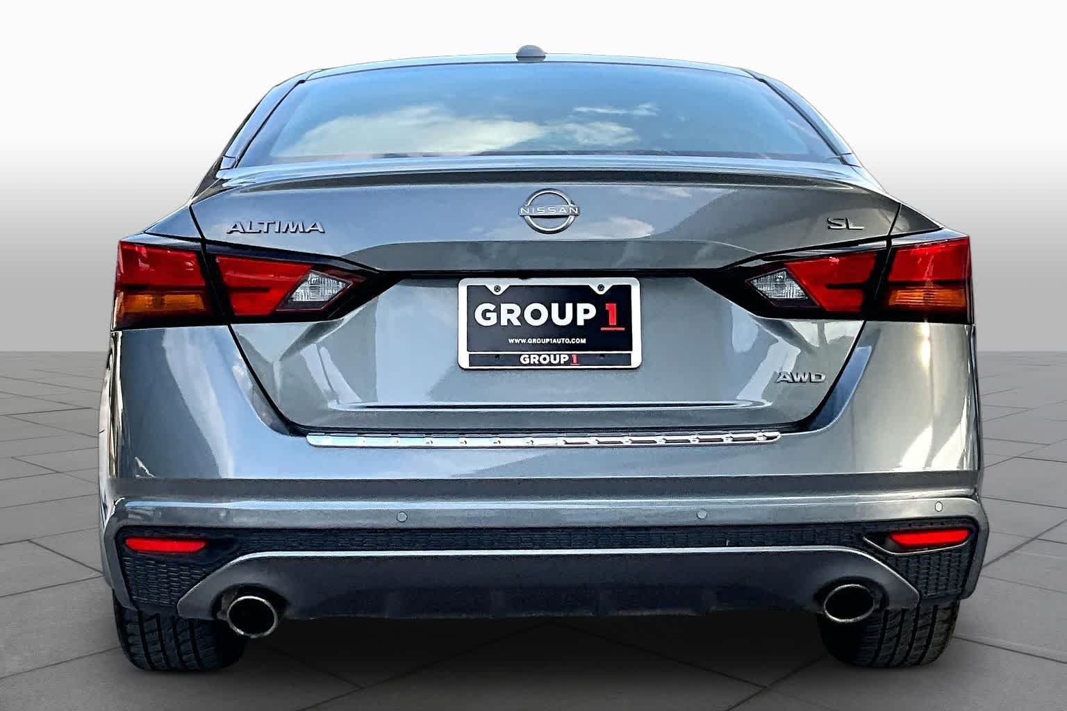 Used 2023 Gun Metallic Nissan 2.5 SL image 5