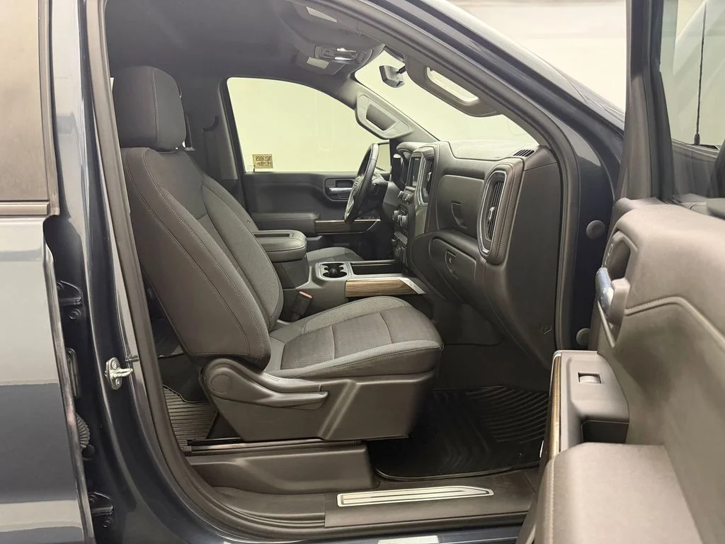 Used 2022 Shadow Gray Metallic Chevrolet RST image 24