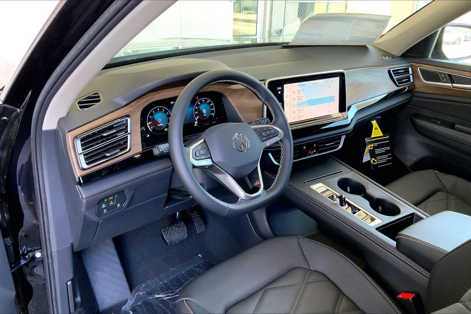 New 2026 Deep Black Pearl Volkswagen 2.0T SE image 8