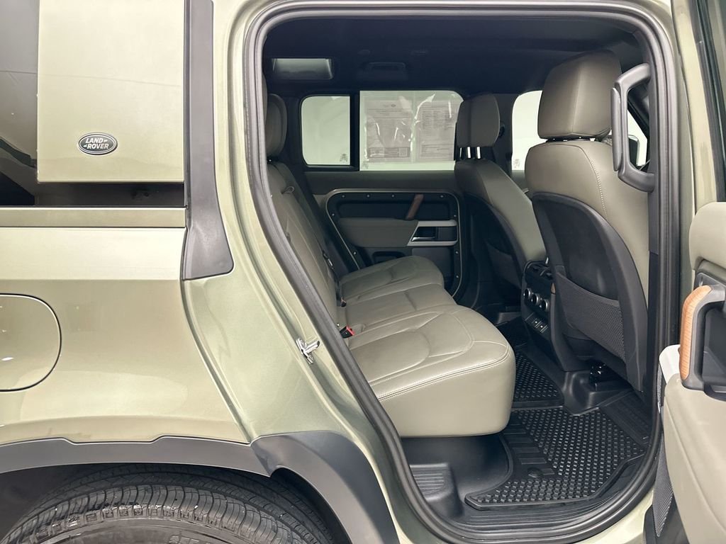 Used 2023 Pangea Green Metallic Land Rover S image 19