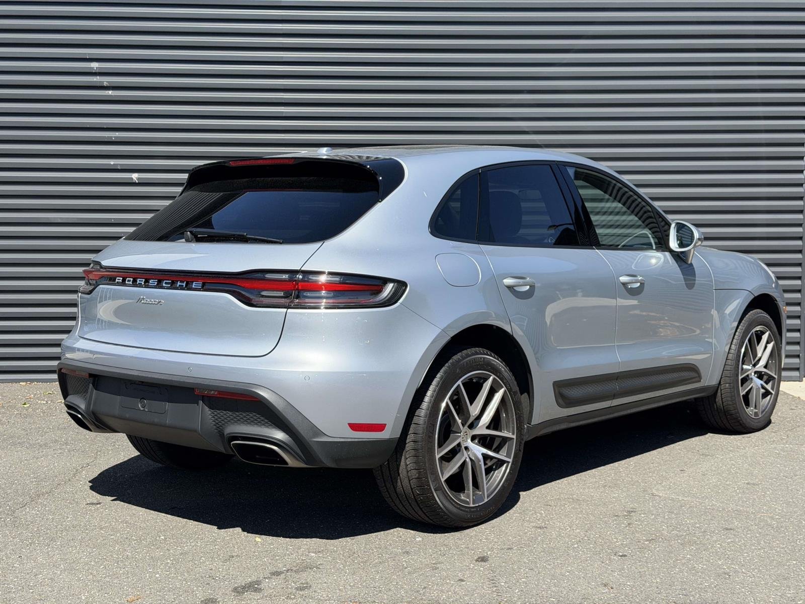 2026 Porsche Macan - Photo 7