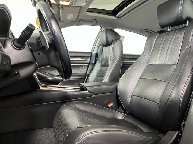 Used 2021 Black Honda Touring image 13