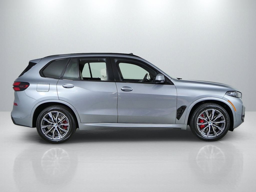 New 2026 Skyscraper Grey Metallic BMW xDrive50e image 8