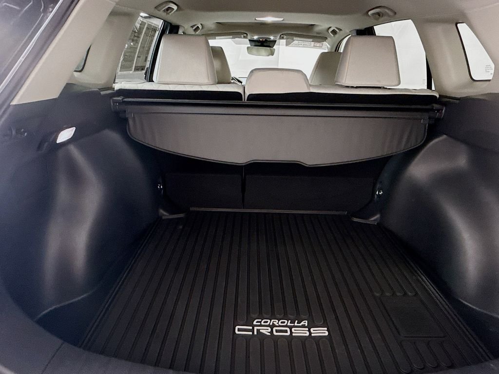 Used 2025 Jet Black Toyota LE image 27