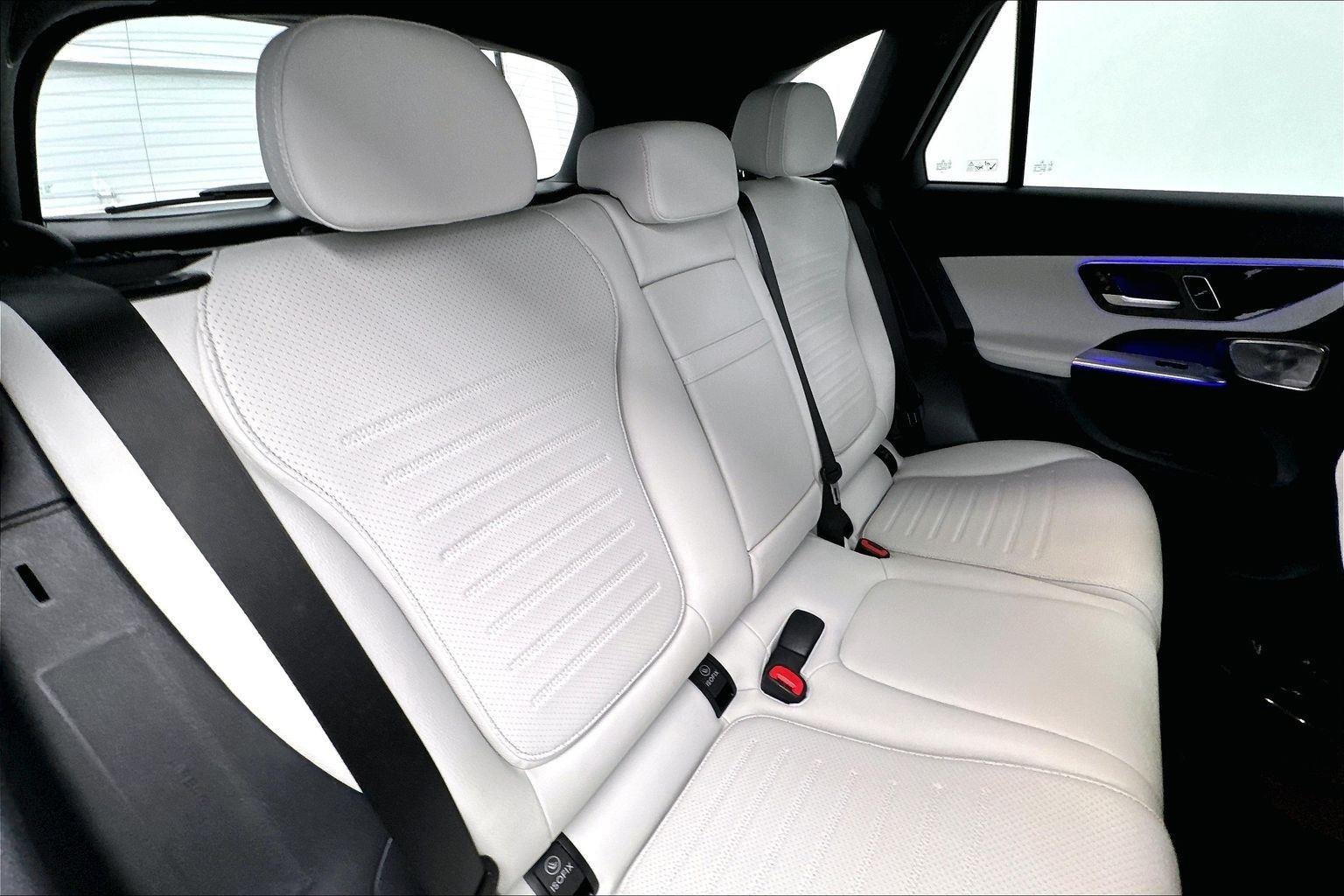 Used 2025 Black Mercedes-Benz GLC 300 image 26